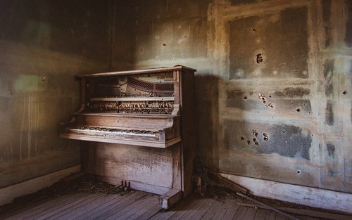piano  abandoned  keyboard