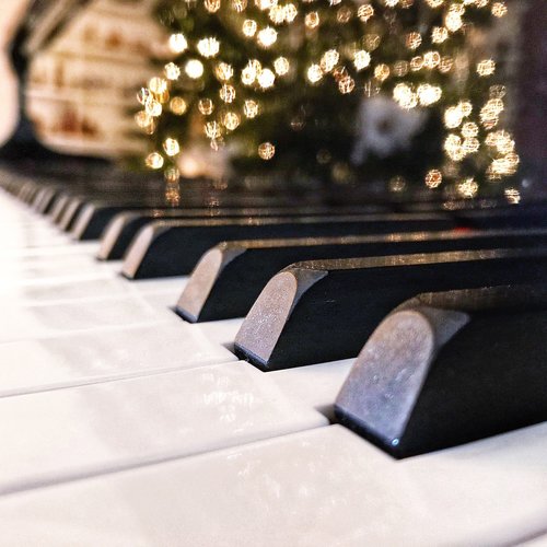 piano  keys  christmas