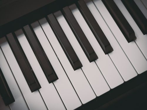 piano keyboard music