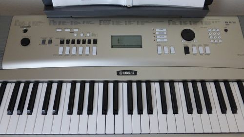 piano yamaha piano keyboard