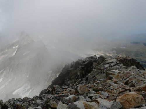 pico aneto mountain