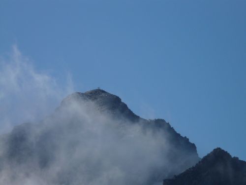 pico aneto pyrenees summit