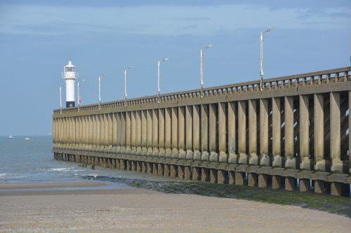 pier lighthouse sea