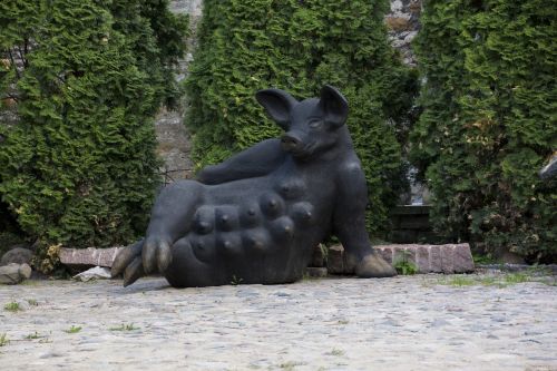 pig bronze art