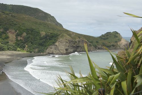 piha new zealand mountain