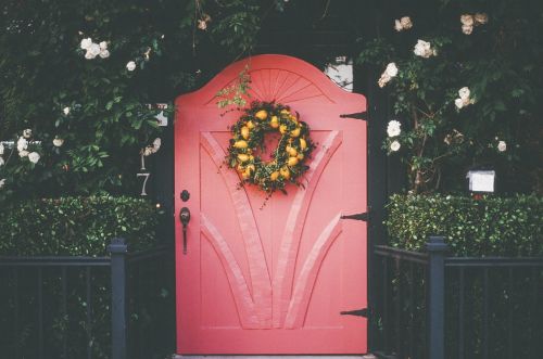 pink red door