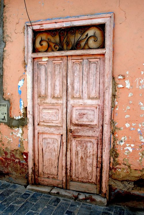 pink door door old