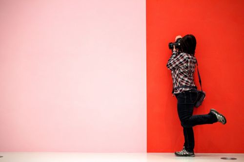 pink-red lines photographer