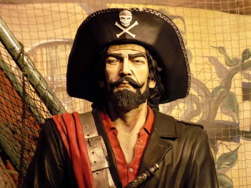 pirate statue corsair