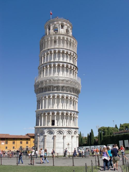 pisa italy leaning tower