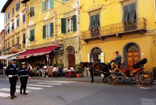 pisa italy streets