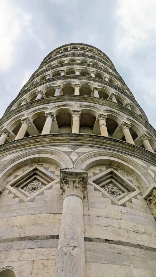 pisa tower italy