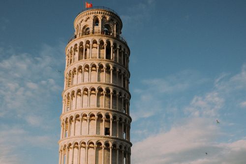 pisa tower leaning