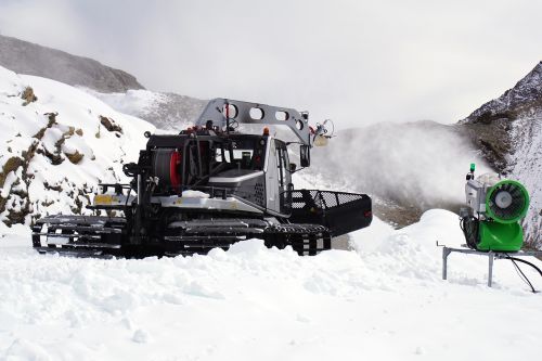 piste manufacturing artificial snow snow cannon