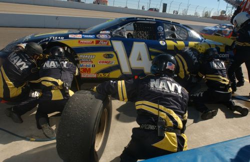 pit crew nascar tires