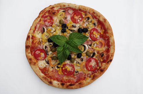 pizza basil olives