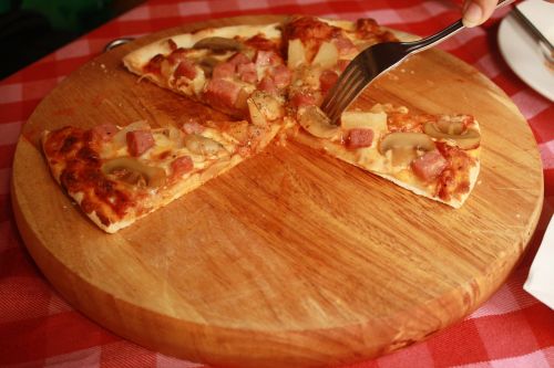pizza italian cheese