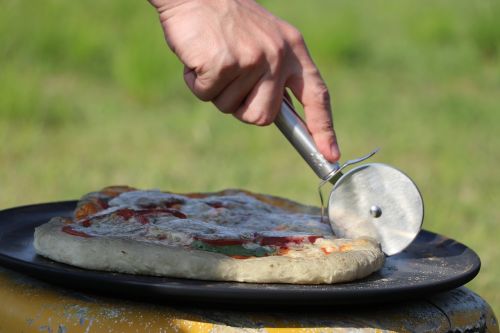 pizza barbecue cut