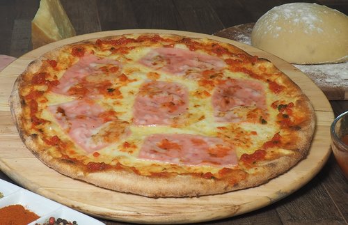 pizza  italian pizza  ham pizza