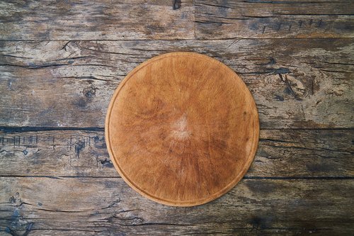 pizza  wood  table