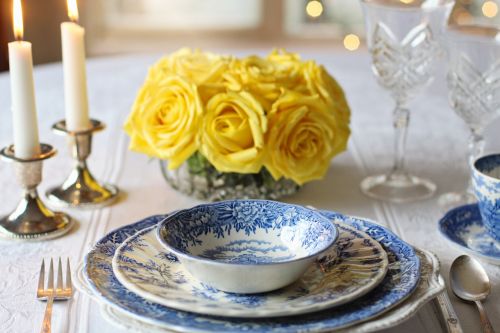 place setting dinner table setting