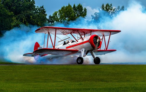 plain  bi-plane  smoking hot bi-plane