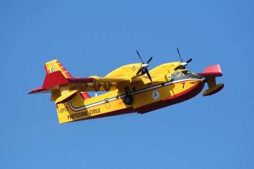 plane seaplane civil protection