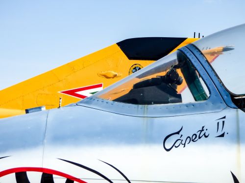 planes cockpit wing
