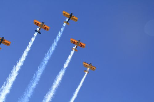 planes air show formation