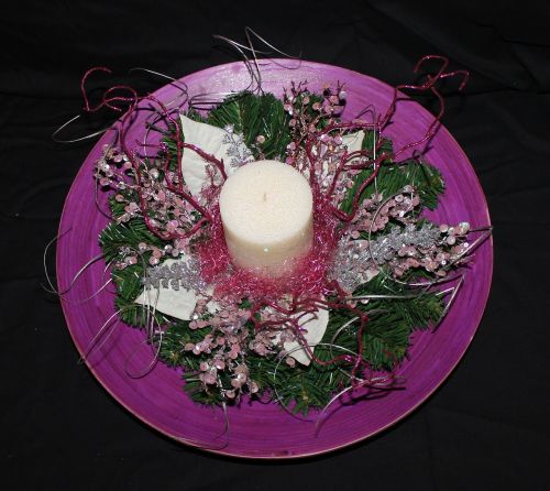 plate christmas candle