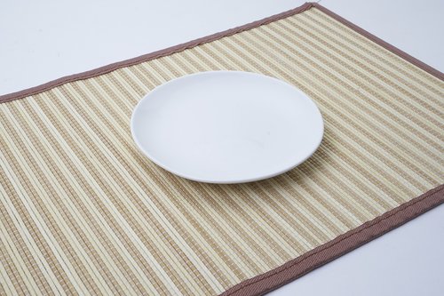 plate  tablecloth  saucer