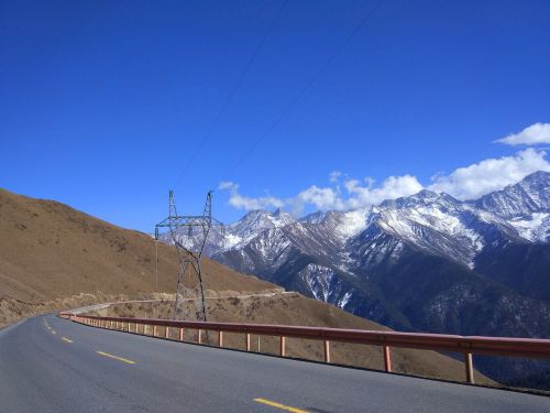 plateau snow mountain the scenery