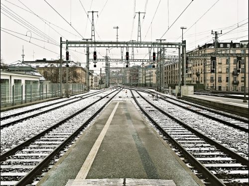 platform train station geneva