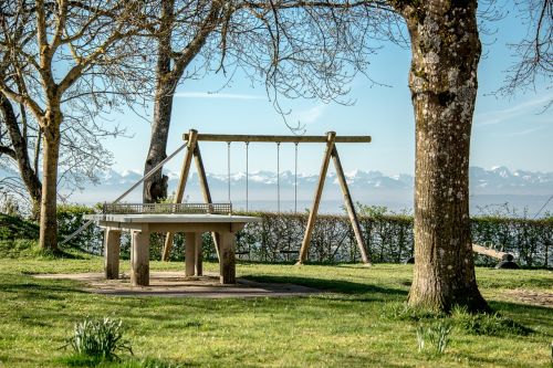 playground swing table tennis