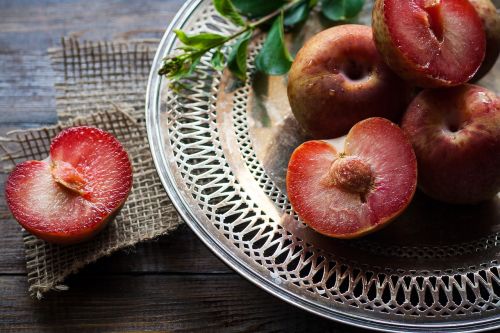 plums ripe healthy