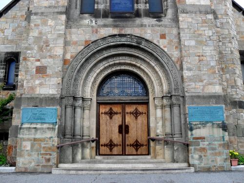 plymouth massachusetts church door