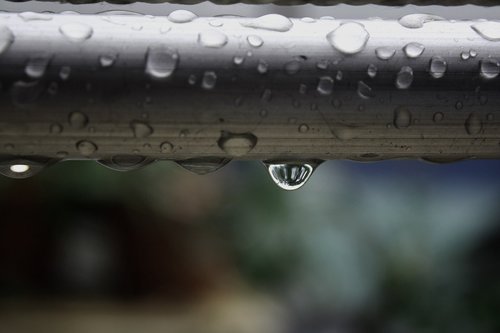 pole  water  drops