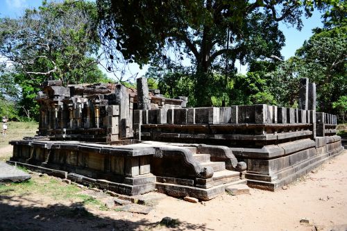 polonnaruwa ancient ruins ancient
