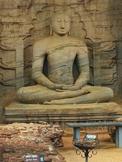 polonnaruwa sri lanka buddha