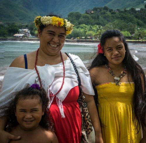 polynesian family portrait beach