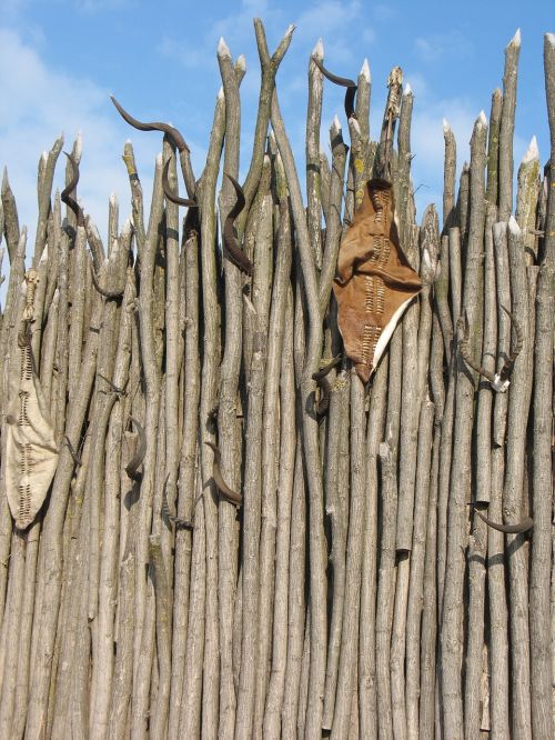 pom fence wooden