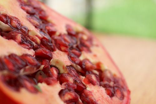 pomegranate fruit healthy