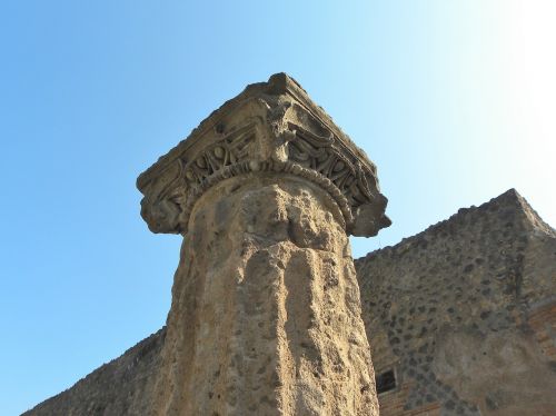 pompeii column ancient