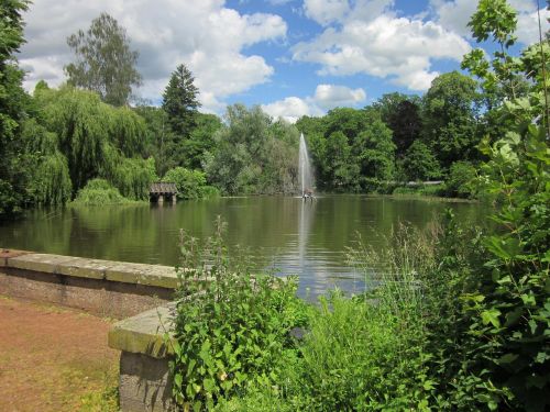 pond summer fountain