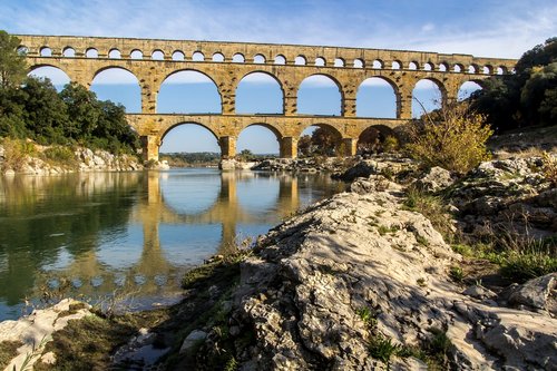 pont du gard  france  aqueduct