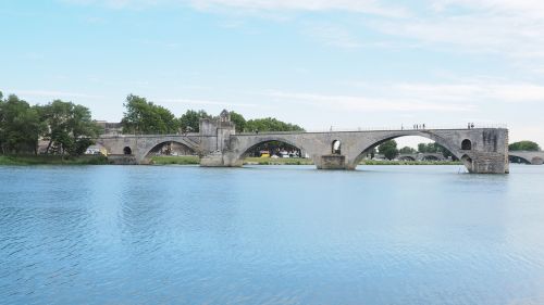 pont saint bénézet pont d'avignon rhône
