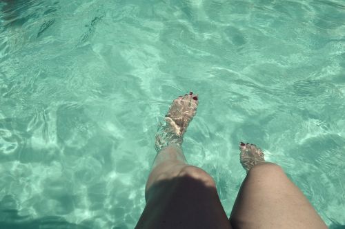 pool dip feet
