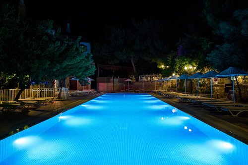 pool  swim  hotel