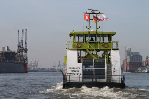 port hamburg barges