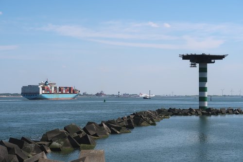 port  maasvlakte  container ship